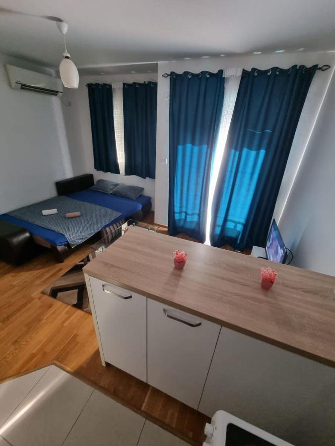 Adrianna Apartment City Kvart Podgoriţa Exterior foto