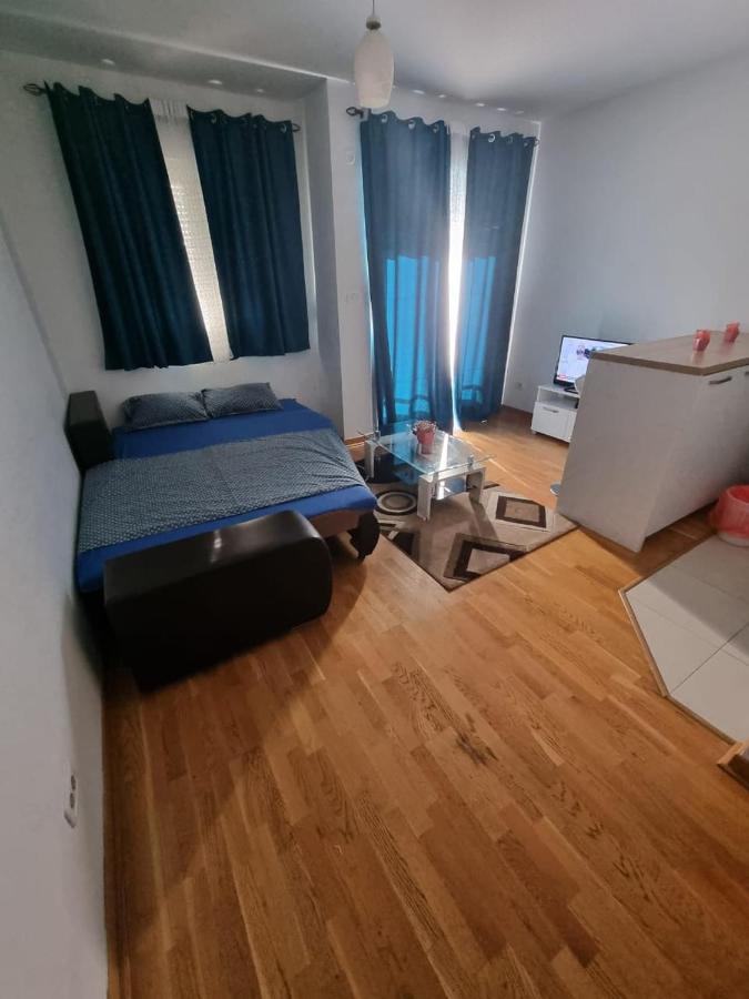 Adrianna Apartment City Kvart Podgoriţa Exterior foto