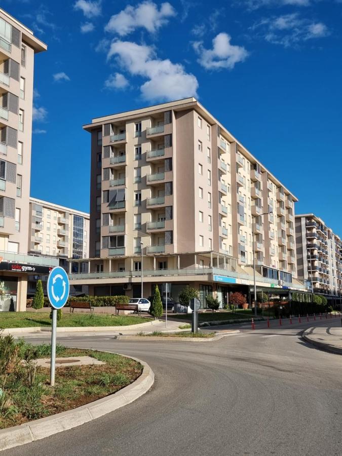 Adrianna Apartment City Kvart Podgoriţa Exterior foto
