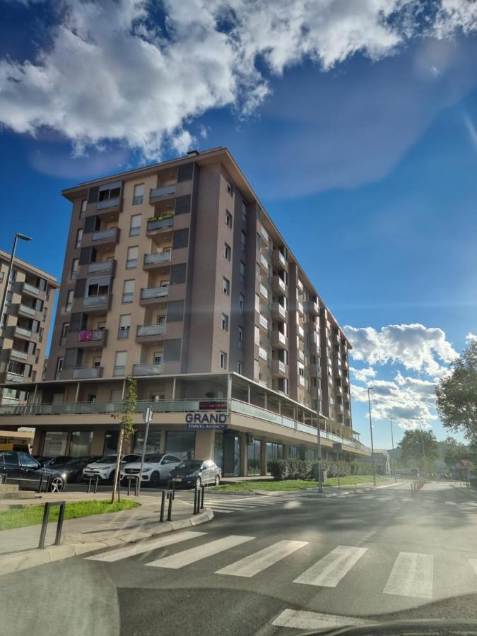 Adrianna Apartment City Kvart Podgoriţa Exterior foto